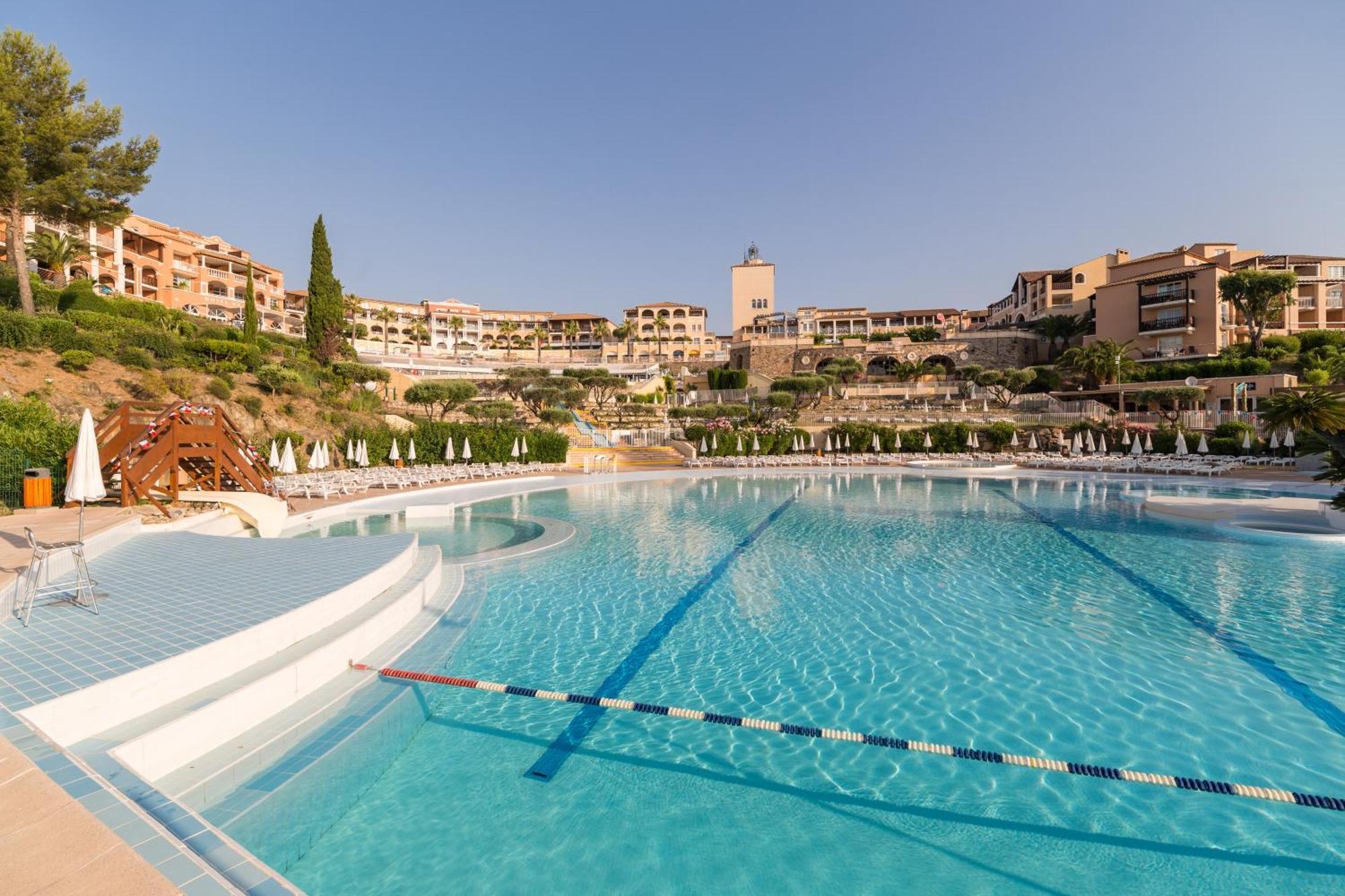 Hotel De L'Esterel Pierre & Vacances แซ็งต์-ราฟาเอล ภายนอก รูปภาพ