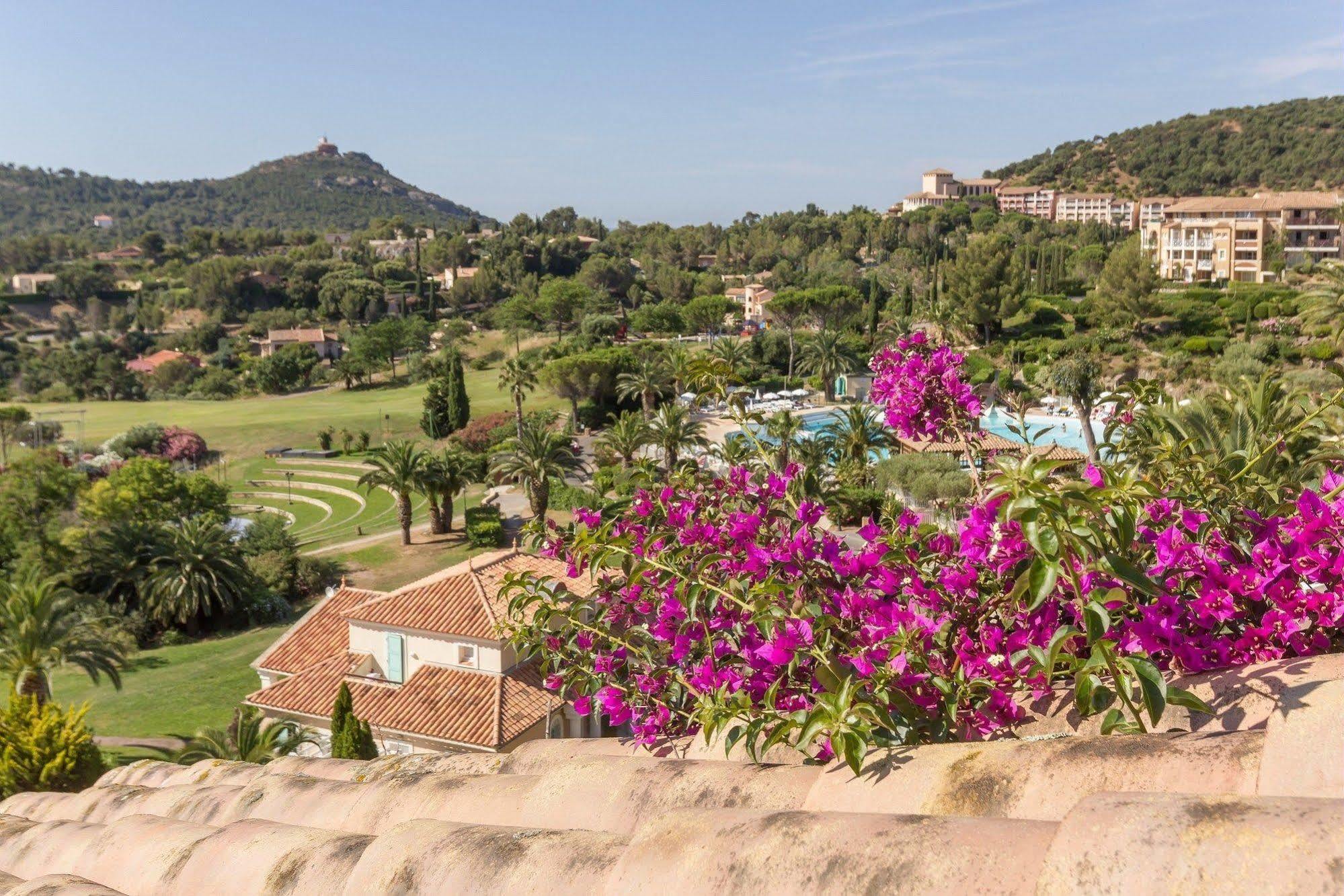 Hotel De L'Esterel Pierre & Vacances แซ็งต์-ราฟาเอล ภายนอก รูปภาพ